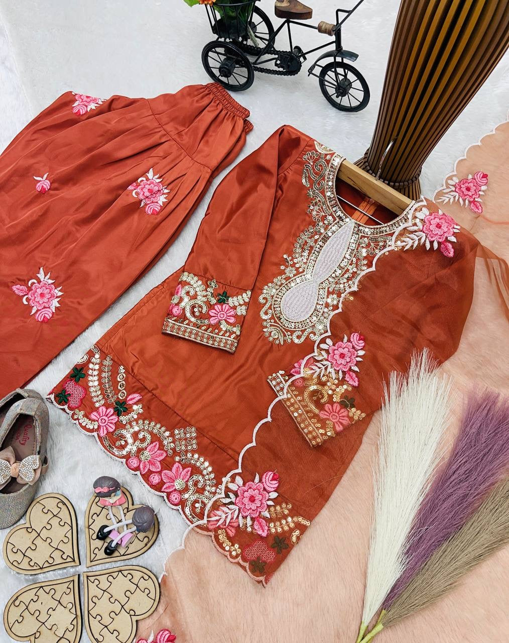 Girls Heavy Embroidered Salwar Suit Set ā Crepe Top, Salwar & Organza Dupatta